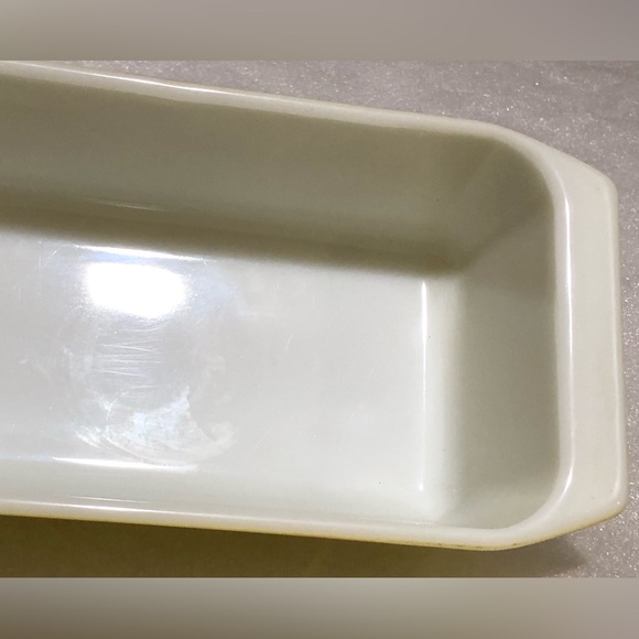 Pyrex Yellow Baking Dish - Picture 6 of 7